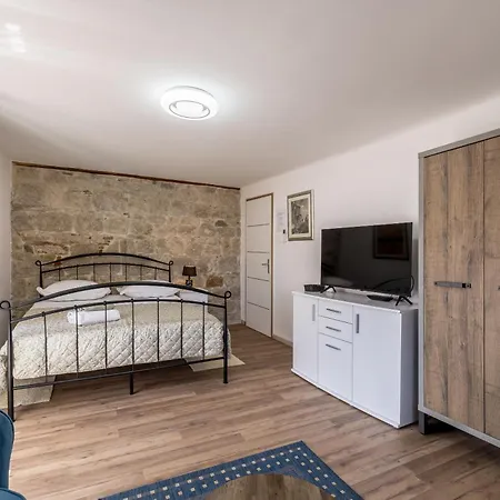 Riva Promenade * Σπλιτ